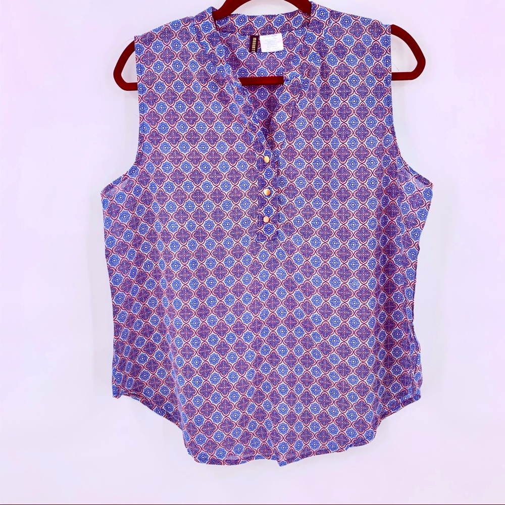 Manhattan Blues Sleeveless Printed Split Neck Top
